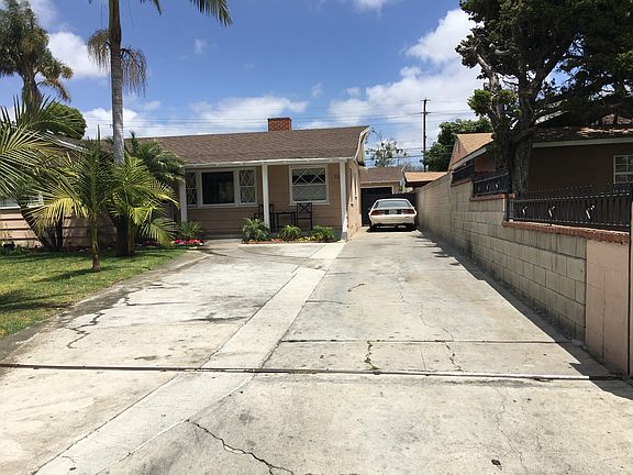2nd image of 1125 S Olive St