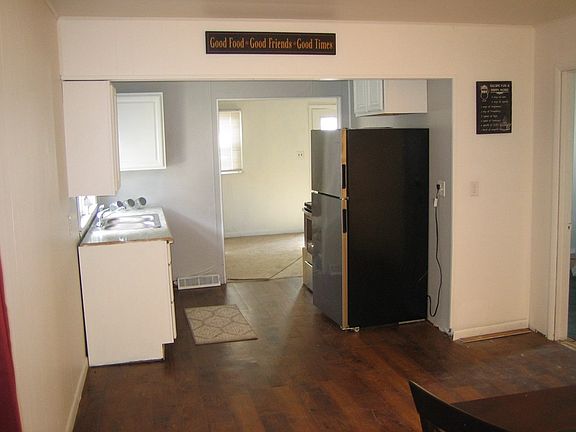 5th image of 516 Wood St