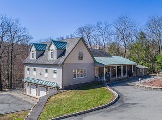 9 Glens Rd, West Milford, NJ 07421