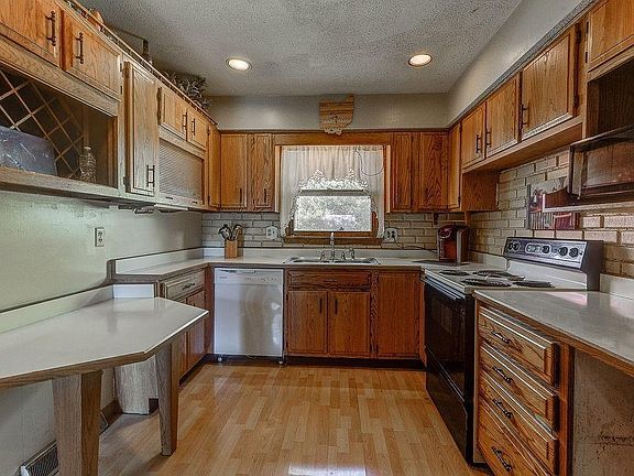 2nd image of 505 N Sands Ave