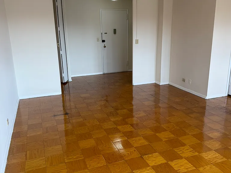 39 E 39th St #2L — Photo 26