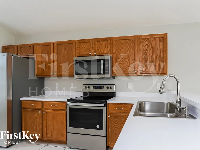 811 15th St NE — Photo 4