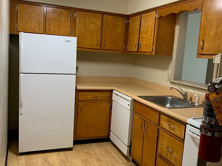 200 Highland Ave #101 — Photo 6