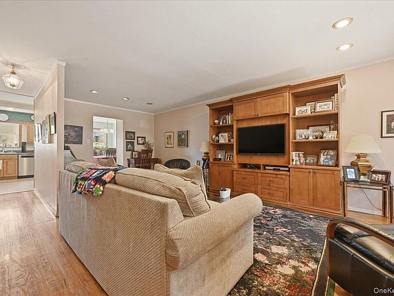 5th image of 6369 Douglaston Parkway #56