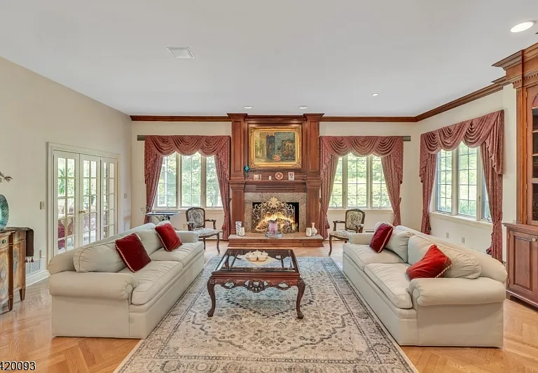 787 Peach Tree Ln — Photo 9