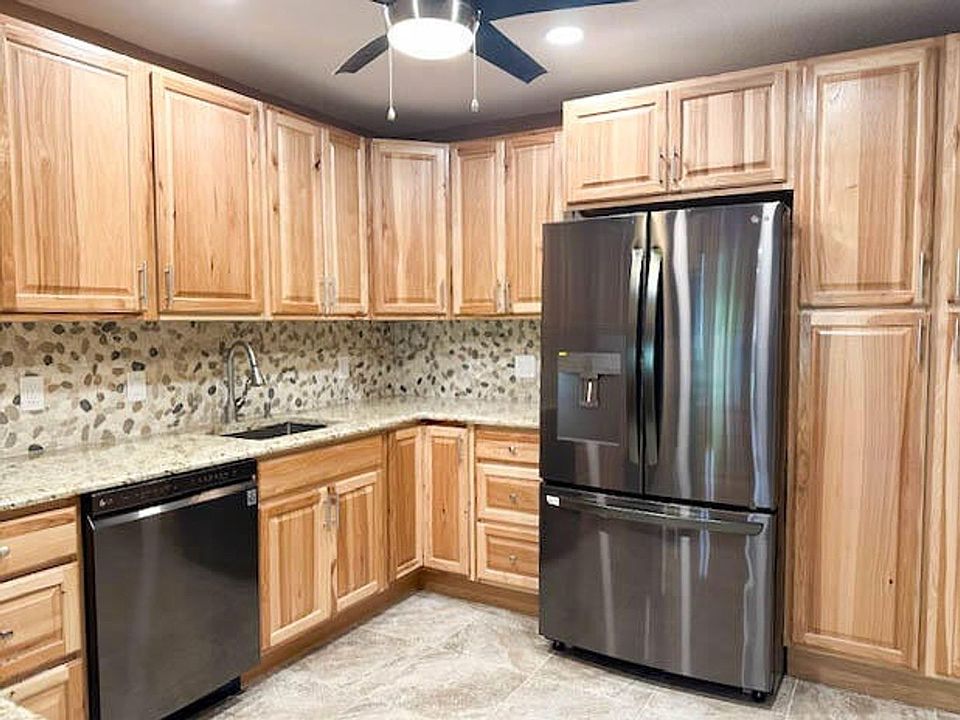 1st image of 1900 Palmland Dr APT A