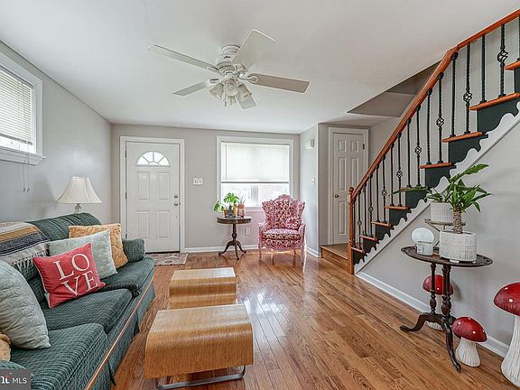 3rd image of 1125 Oakwood Dr