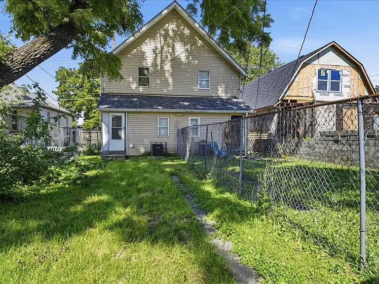 451 - 453 S Keystone Ave — Photo 12