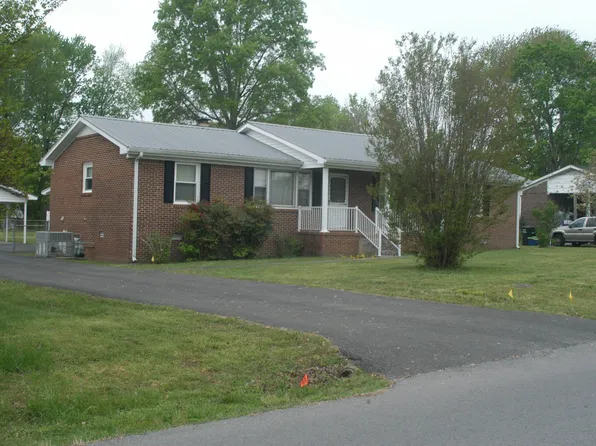 206 Highland Dr, Tullahoma, TN 37388