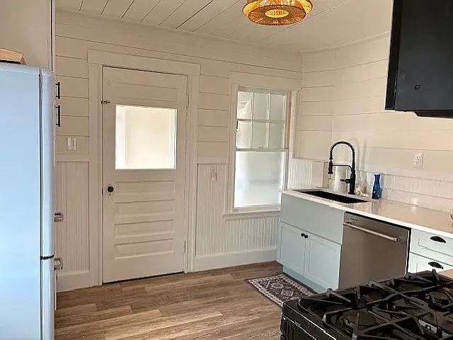 2 bed, 850 sqft, $2,450 — Photo 4