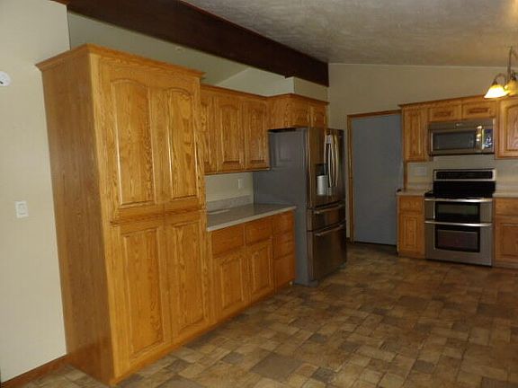 4th image of 115 Sweetheart Ln