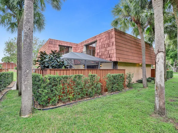 131 Live Oak Lane, Boynton Beach, FL 33436