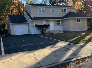 3980 Taft Ave, Seaford, NY 11783