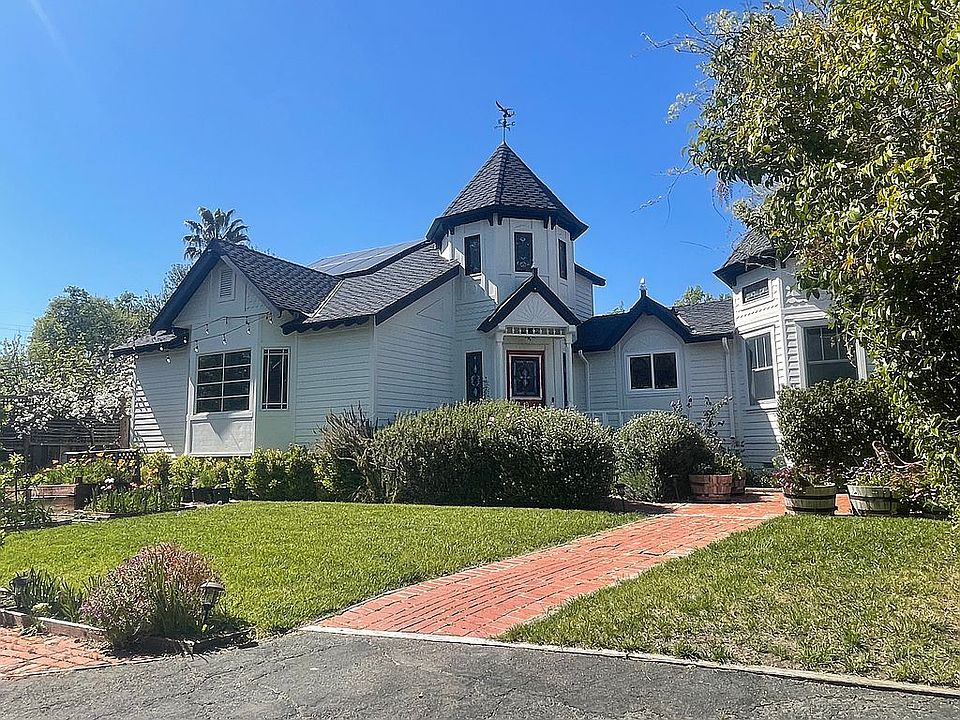 2nd image of 596 Creekside Rd