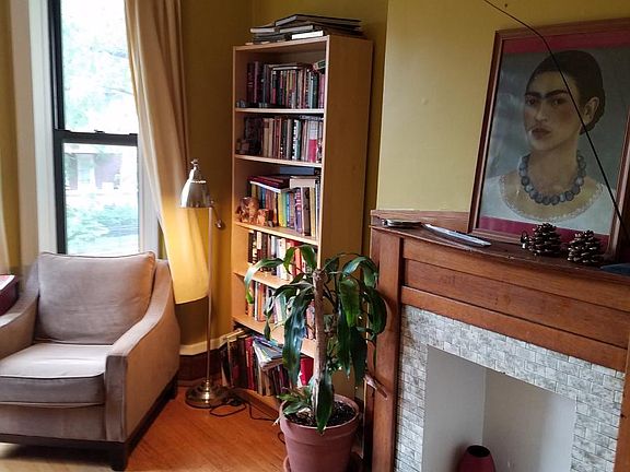 3rd image of 1432 W Carmen Ave #2