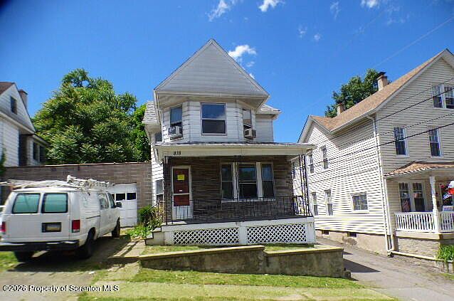 1st image of 818 Myrtle St