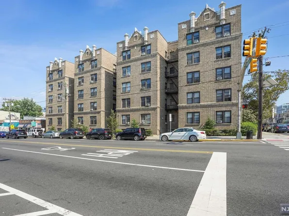 2700 John F Kennedy Blvd APT 308, Jersey City, NJ 07306