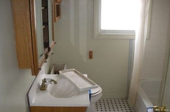 4th image of 3289 Broadwell Ave