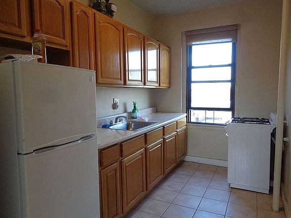 4th image of 21-47 33rd St APT 5E