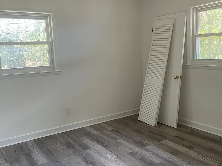 129 Lorraine Dr — Photo 12