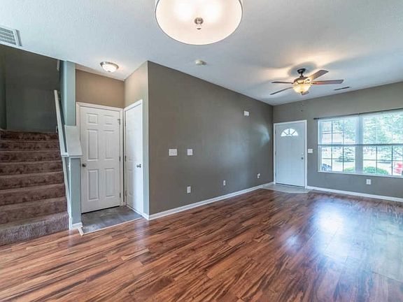 5th image of 134 Portrait Cir