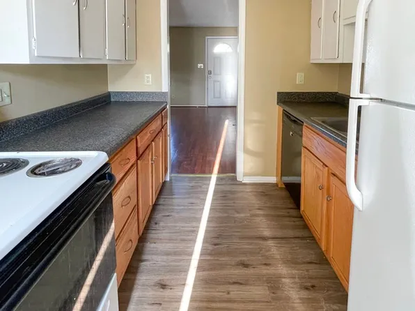 2117 N Hollywood Ave, Muncie, IN 47304