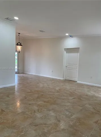 7940 SW 173rd Ter — Photo 9