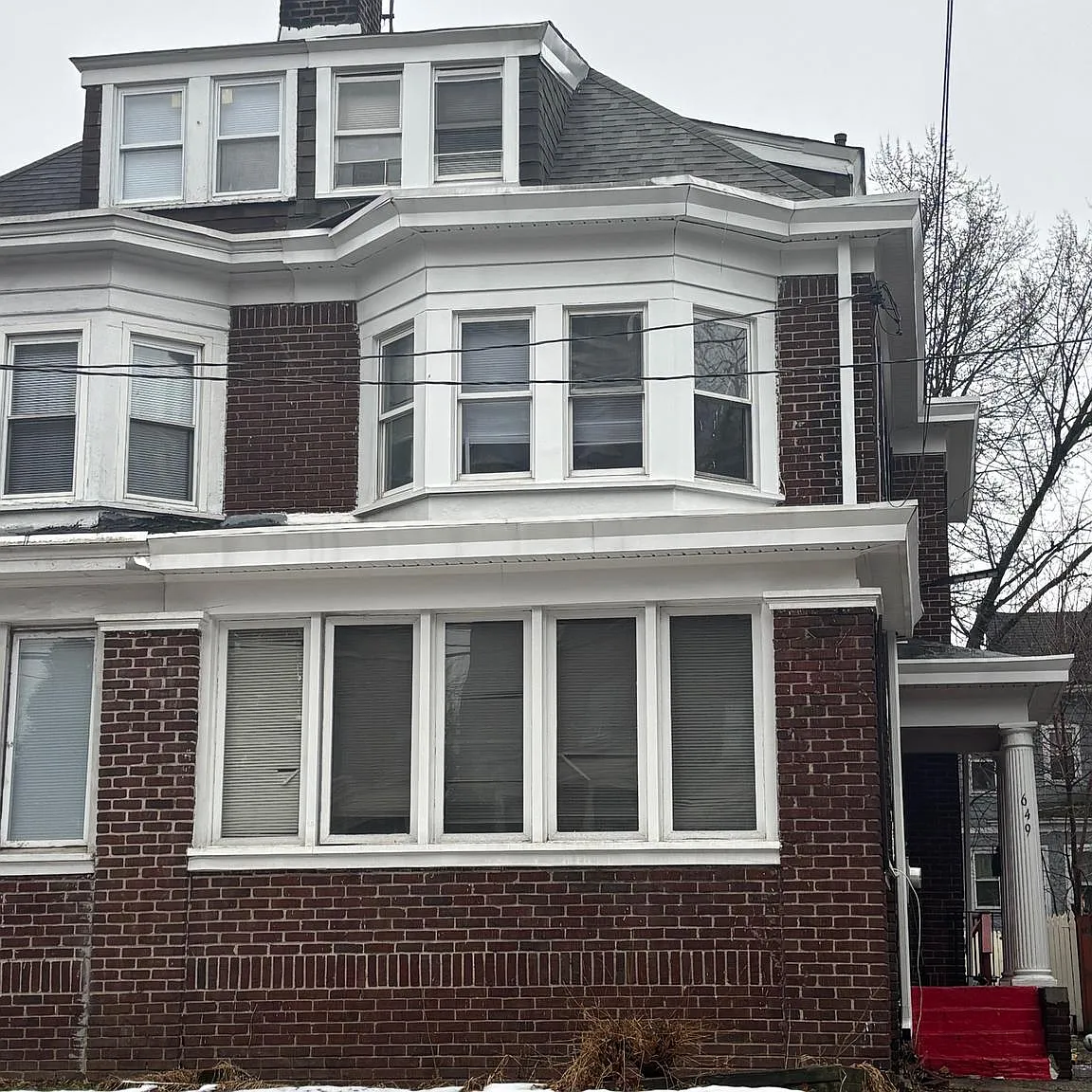 5 bed, 1870 sqft, $2,900 — Photo 1