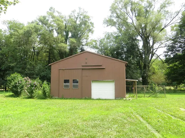 25035 Maple St, Edwardsburg, MI 49112
