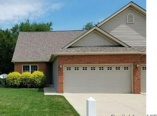 1008 Ravina Dr, Chatham, IL 62629