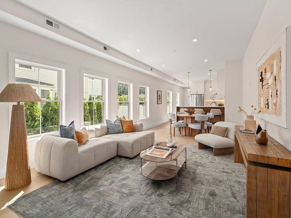 1st image of 326 Lowell St #2