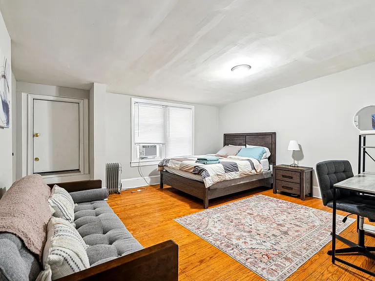 1931 Chestnut St #4 — Photo 11