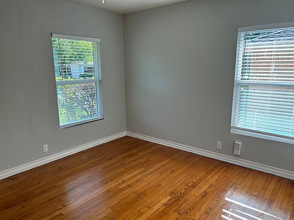 5th image of 2622 Tolosa Dr