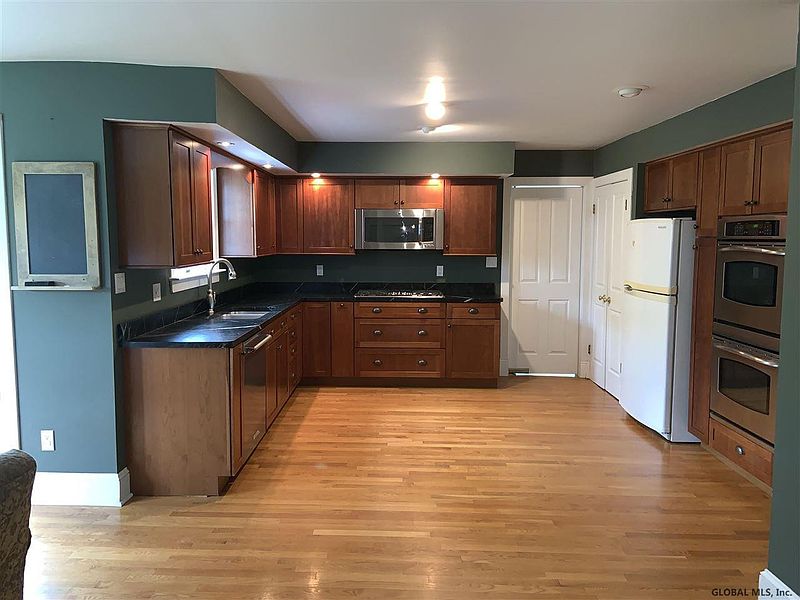5th image of 41 WINDHAM HILL Road