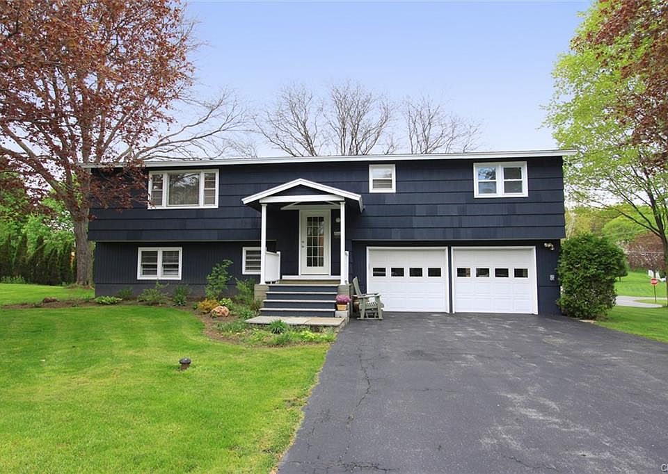 1st image of 211 Canterbury Dr