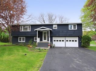 211 Canterbury Dr, Camillus, NY 13031