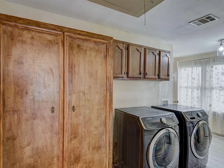 3104 Stonewall St — Photo 14