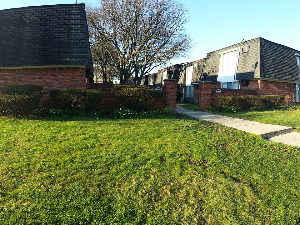 1st image of 13341 W Nine Mile #110