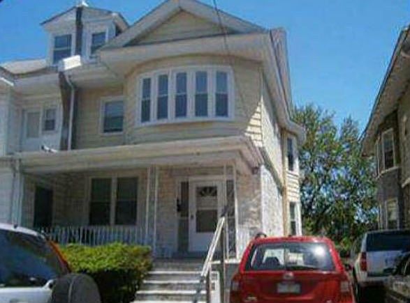 2nd image of 209 N Maple Ave