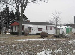 19 N Elmwood Rd, Farmington, IL 61531