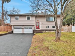 5 Roming Ln, Saugerties, NY 12477