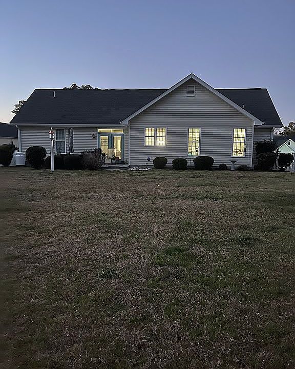 1st image of 114 Meadowbrook Ct