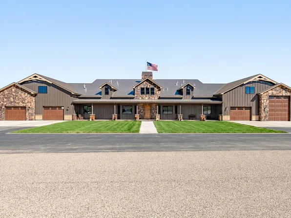 169 100th S, Beryl, UT 84714