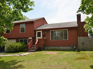 5 Ann Ln, North Kingstown, RI 02852