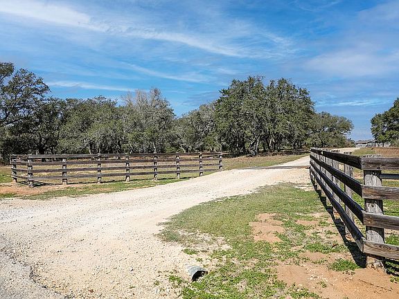 3rd image of 458 L Hrabovsky Rd