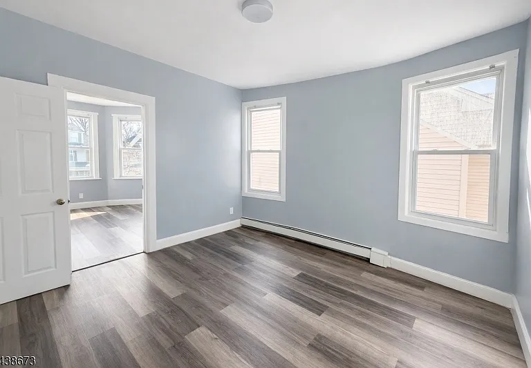 204 Demott Ave — Photo 4