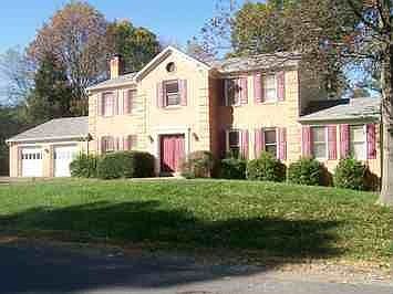 1st image of 918 Holly Creek Dr