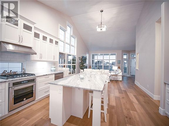 3rd image of 5153 Aviator Cres