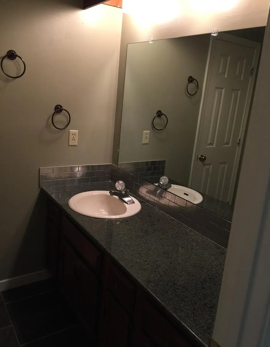 2 bed, 1.5 bath, 1294 sqft, $1,300 — Photo 2
