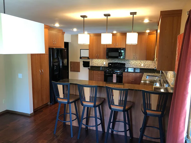 514 Hilltop Dr — Photo 10